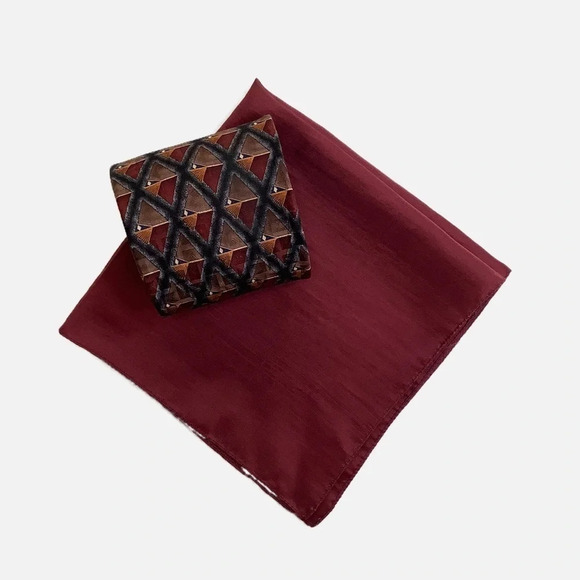 OSCAR DE LA RENTA Burgundy Foulard Silk Tie & Pocket Square - Picture 3 of 15